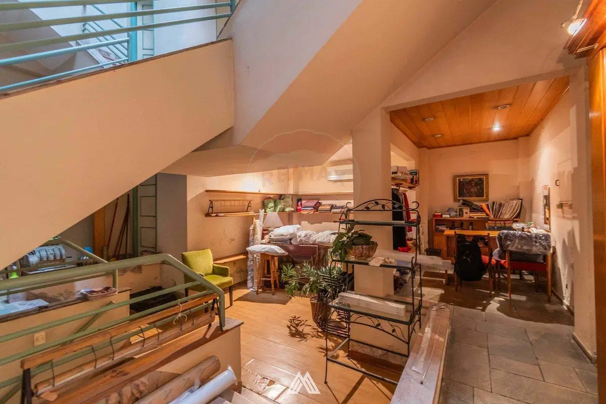 Gran local en VENTA! Barrio centro. 603 mts2! 4