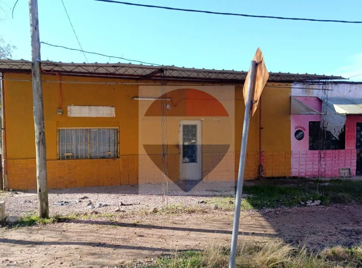 VENTA DE LOCAL COMERCIAL EN PANDO 6