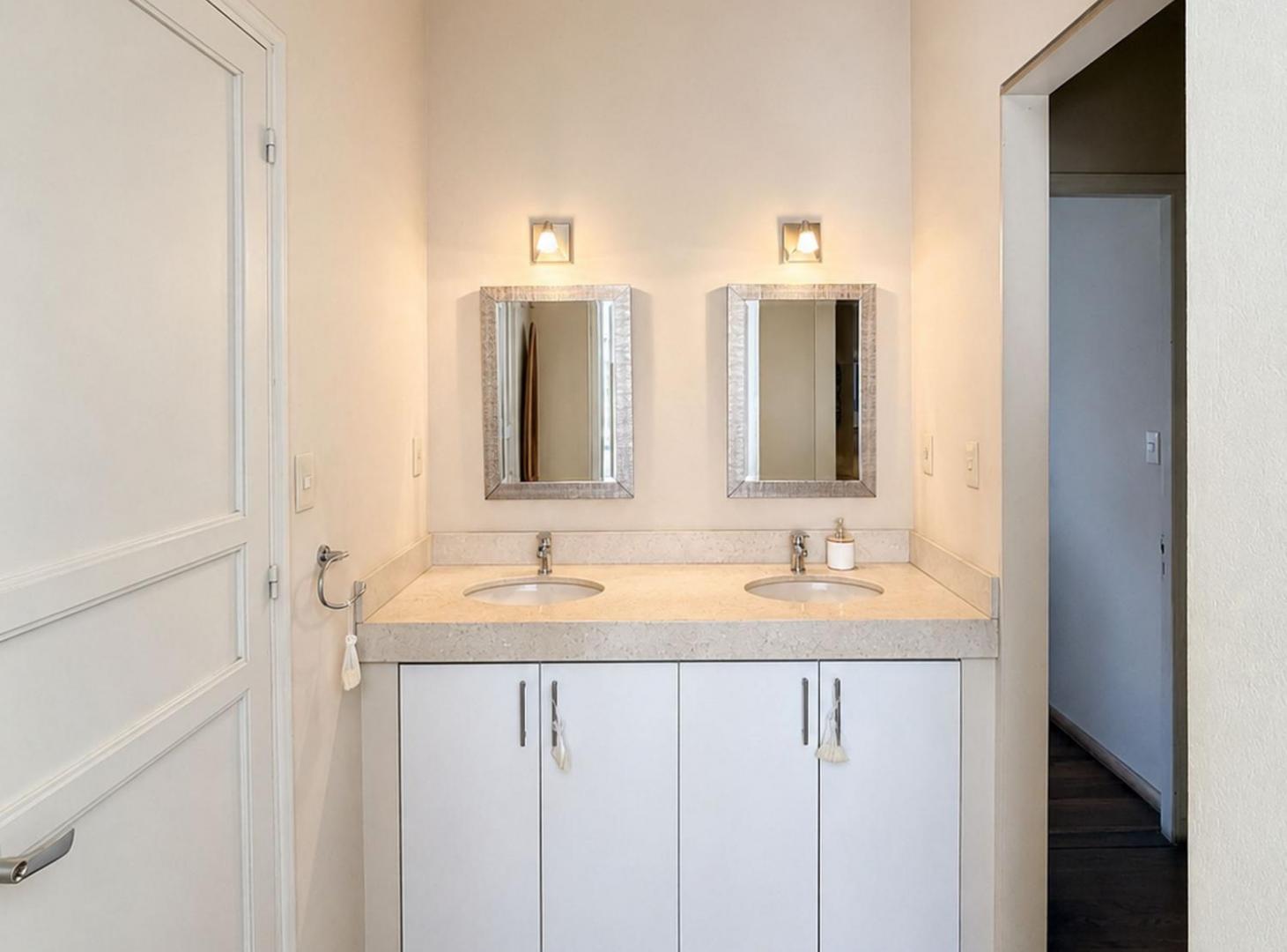 Foto de VENTA CASA 5 DORMITORIOS CON JARDIN EN PUNTA GORDA, imagen 3