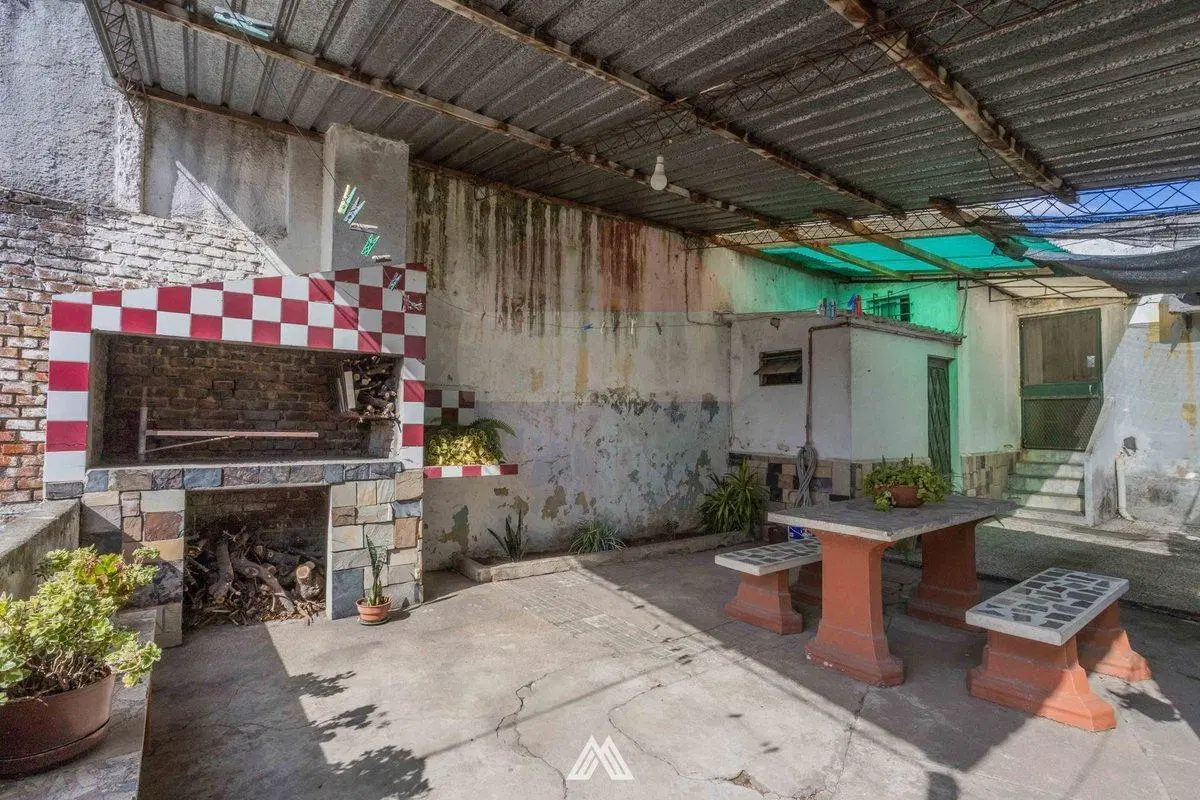 Venta casa 3 dormitorios, 2 baños. Brazo Oriental 5
