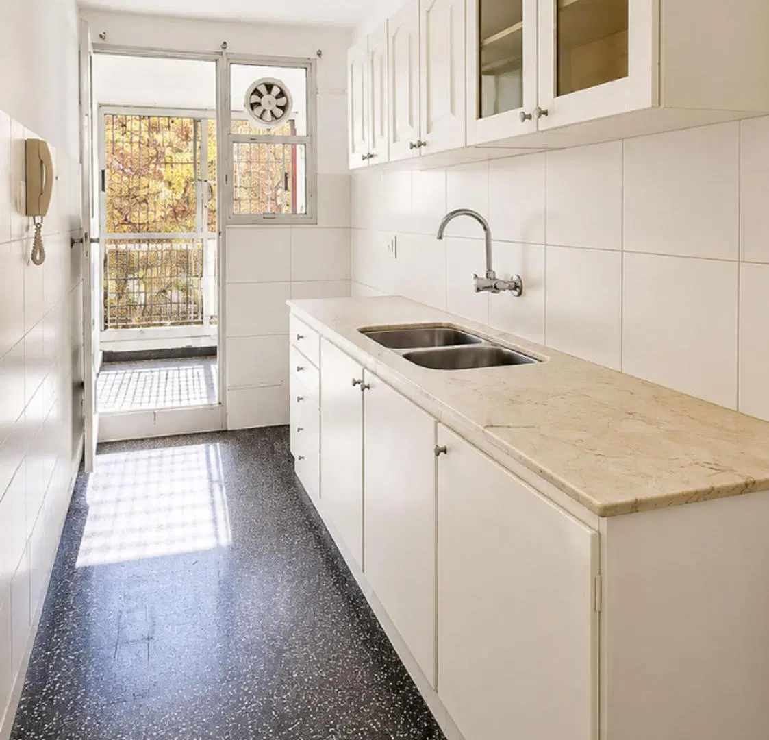 Vende apartamento Pocitos 3 dorm 2baños y balcones 5
