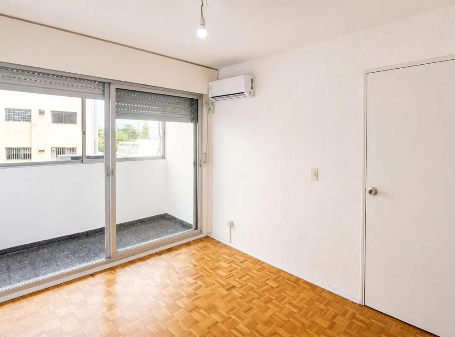Vende apartamento Pocitos 3 dorm 2baños y balcones 8