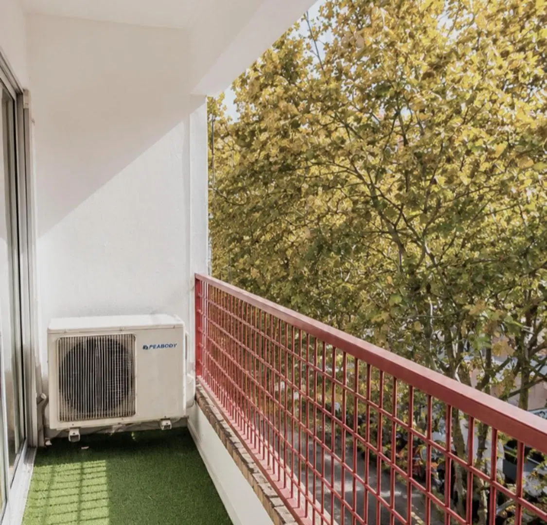 Vende apartamento Pocitos 3 dorm 2baños y balcones 2