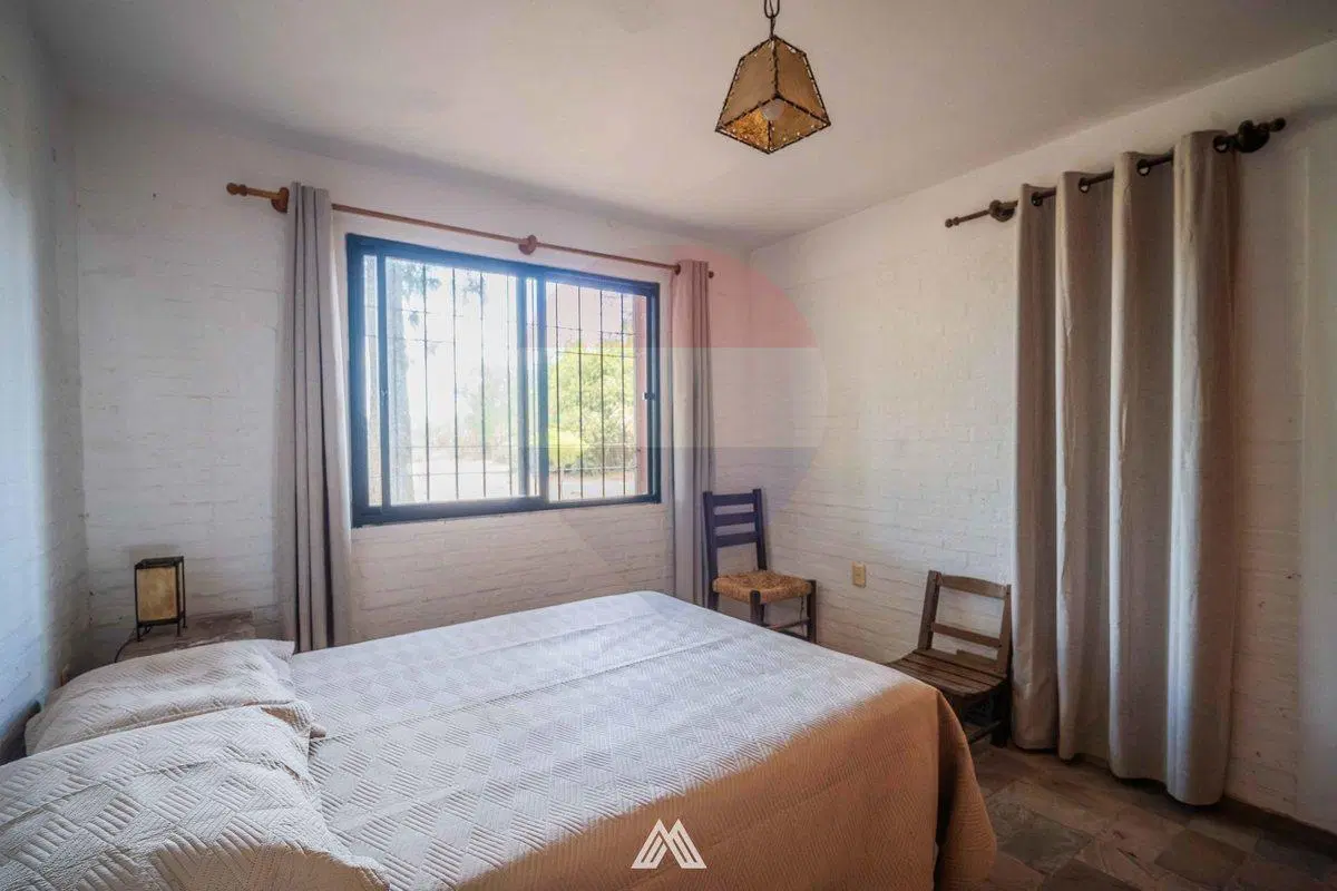 VENTA CASA 3 DORMITORIOS Y APTO PANDO 8