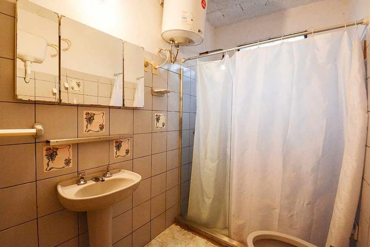 VENTA CASA 2 DORMITORIOS EN PASO DE LA ARENA 4