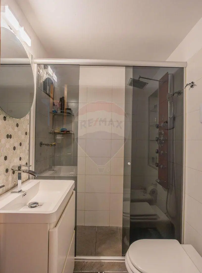 VENTA PISO 3 DORM Y SERVICIO FRENTE AL MAR POCITOS 5