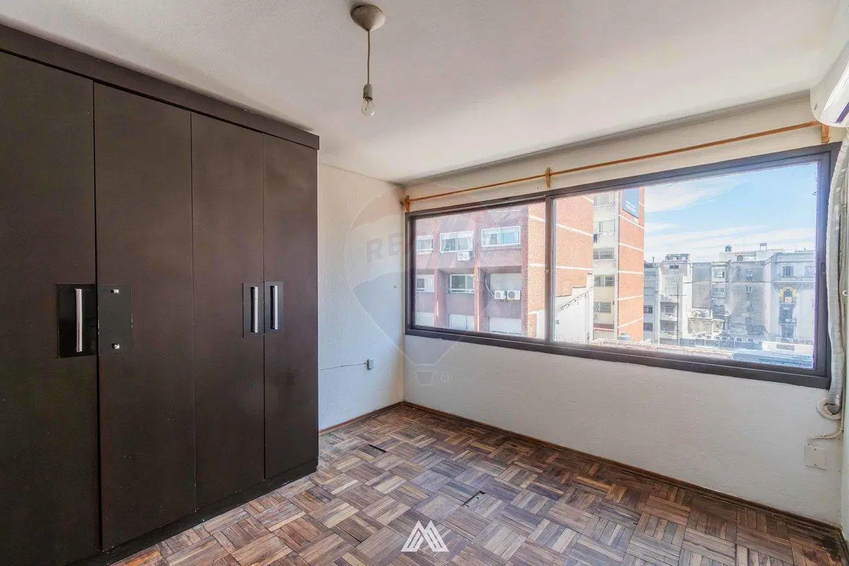 Venta oficina/escritorio 2 ambientes Cordón 4