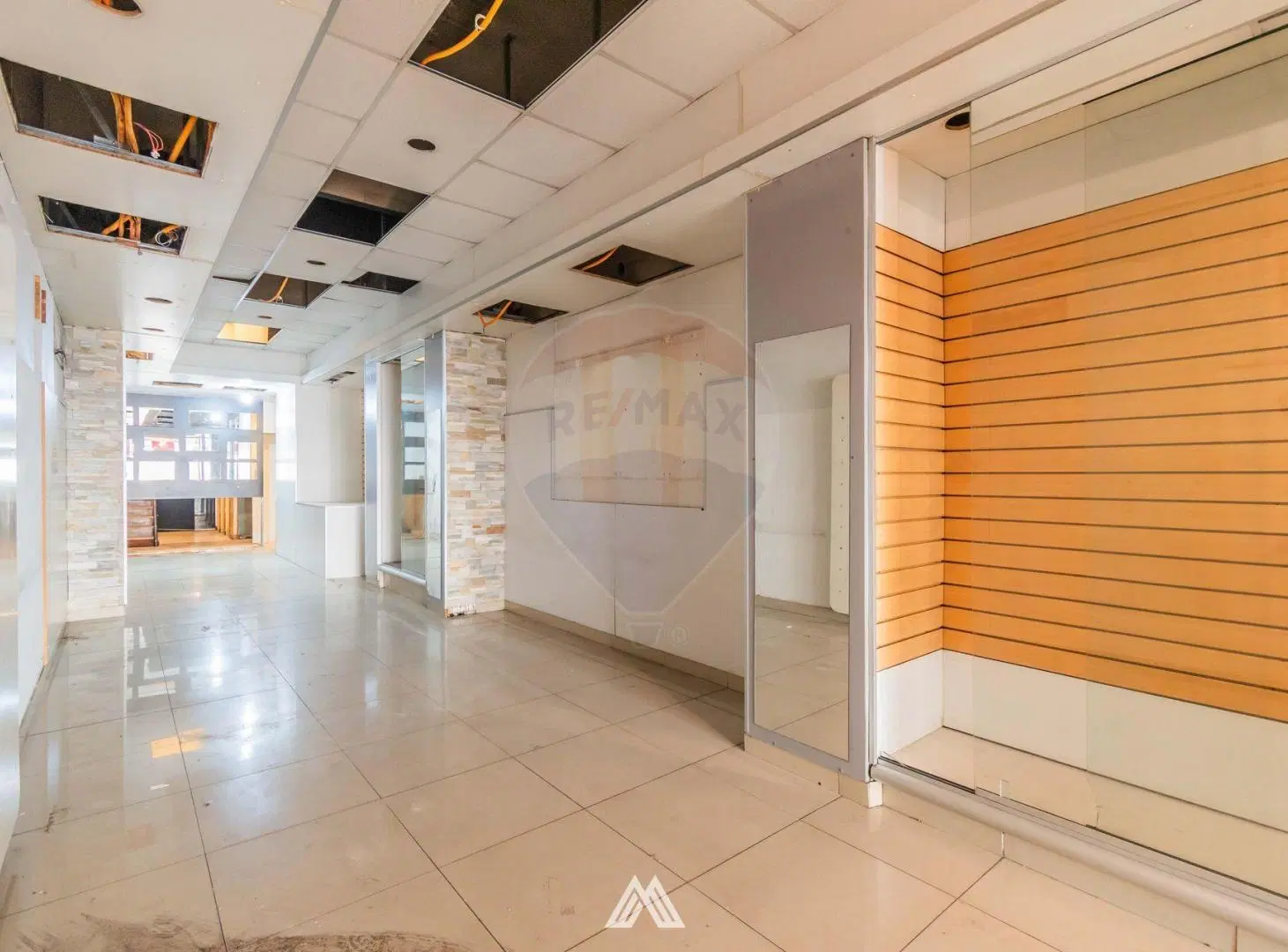 VENTA LOCAL COMERCIAL 18 DE JULIO Y GABOTO CORDON 2