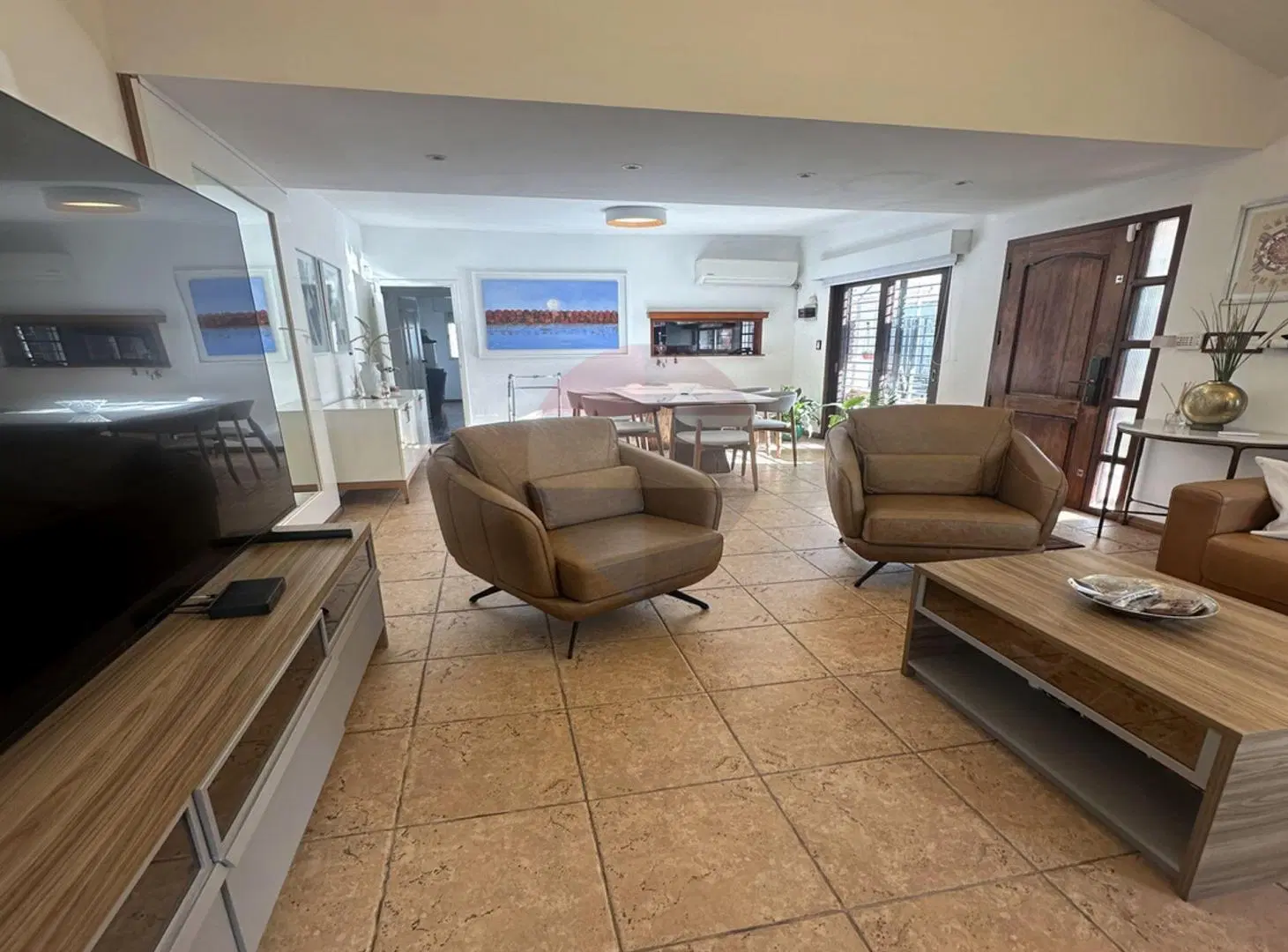 VENTA Casa de 3 dormitorios garaje y apto en Colón 2