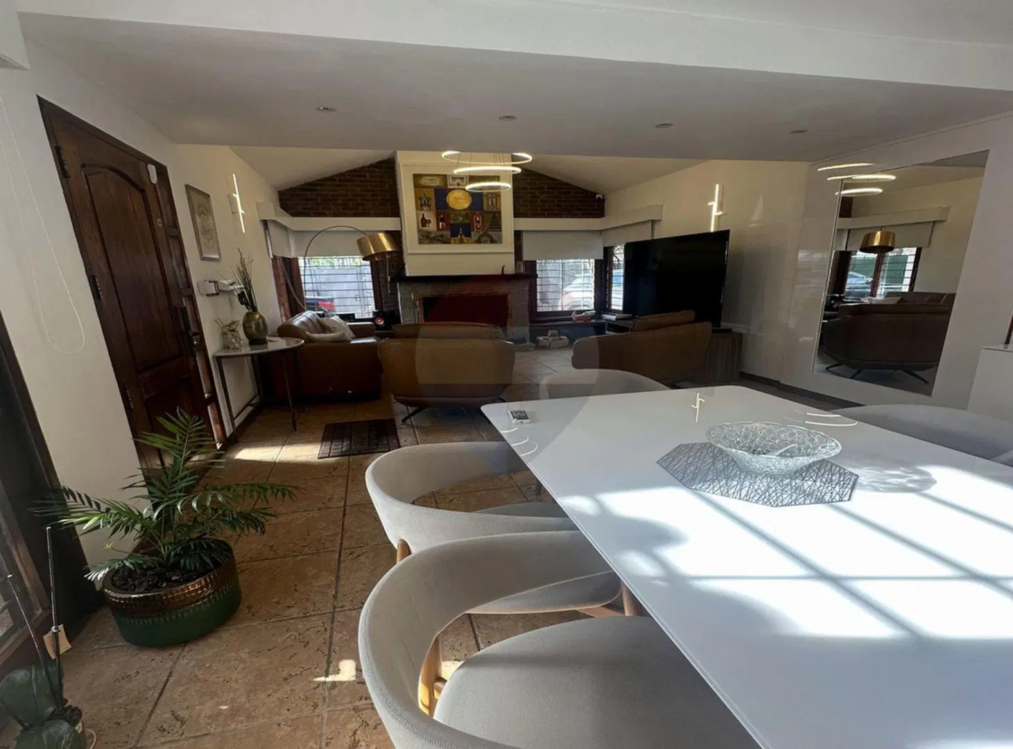VENTA Casa de 3 dormitorios garaje y apto en Colón 5