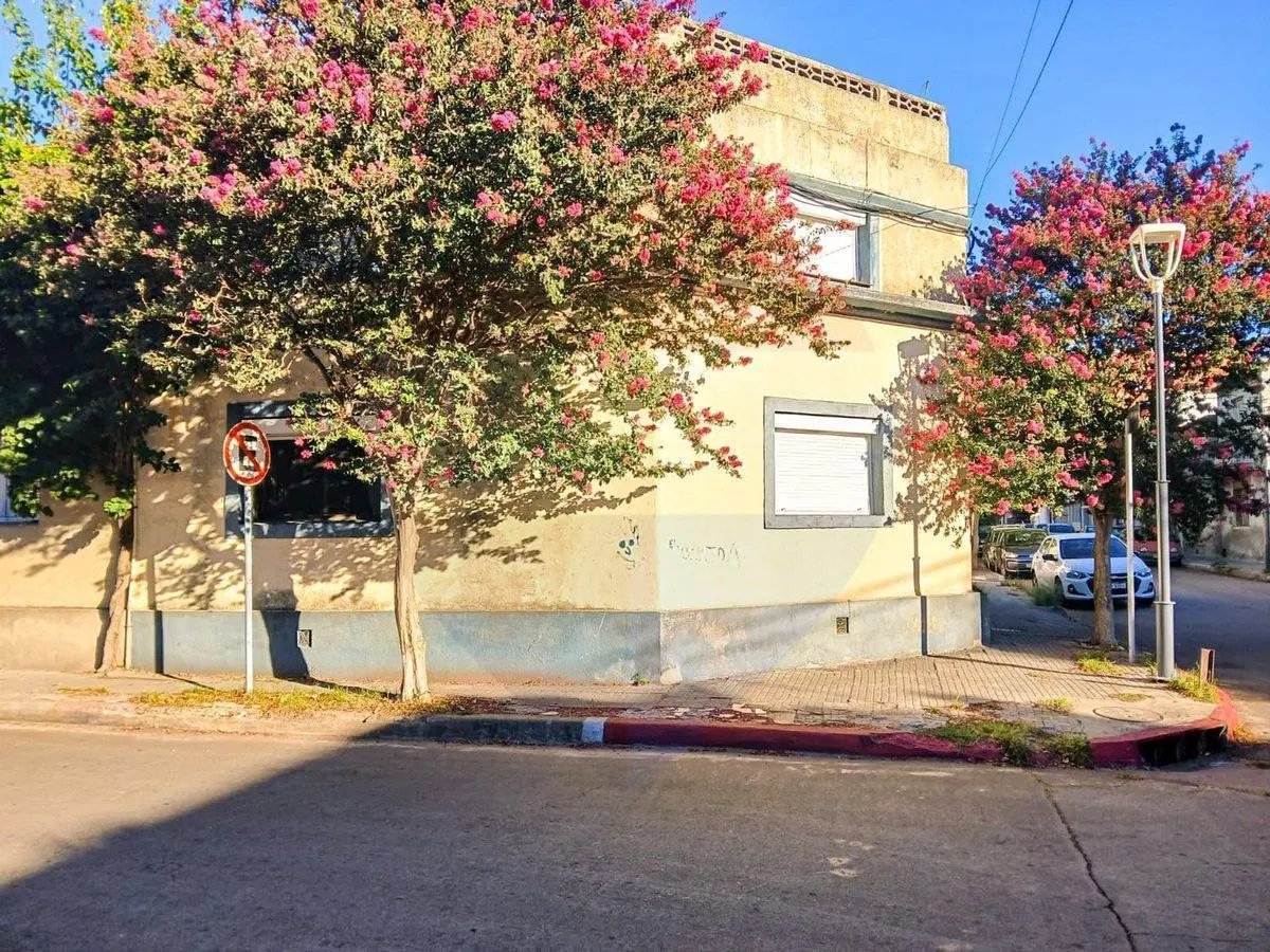 Venta casa esquina de 4 dormitorios en el Prado 5