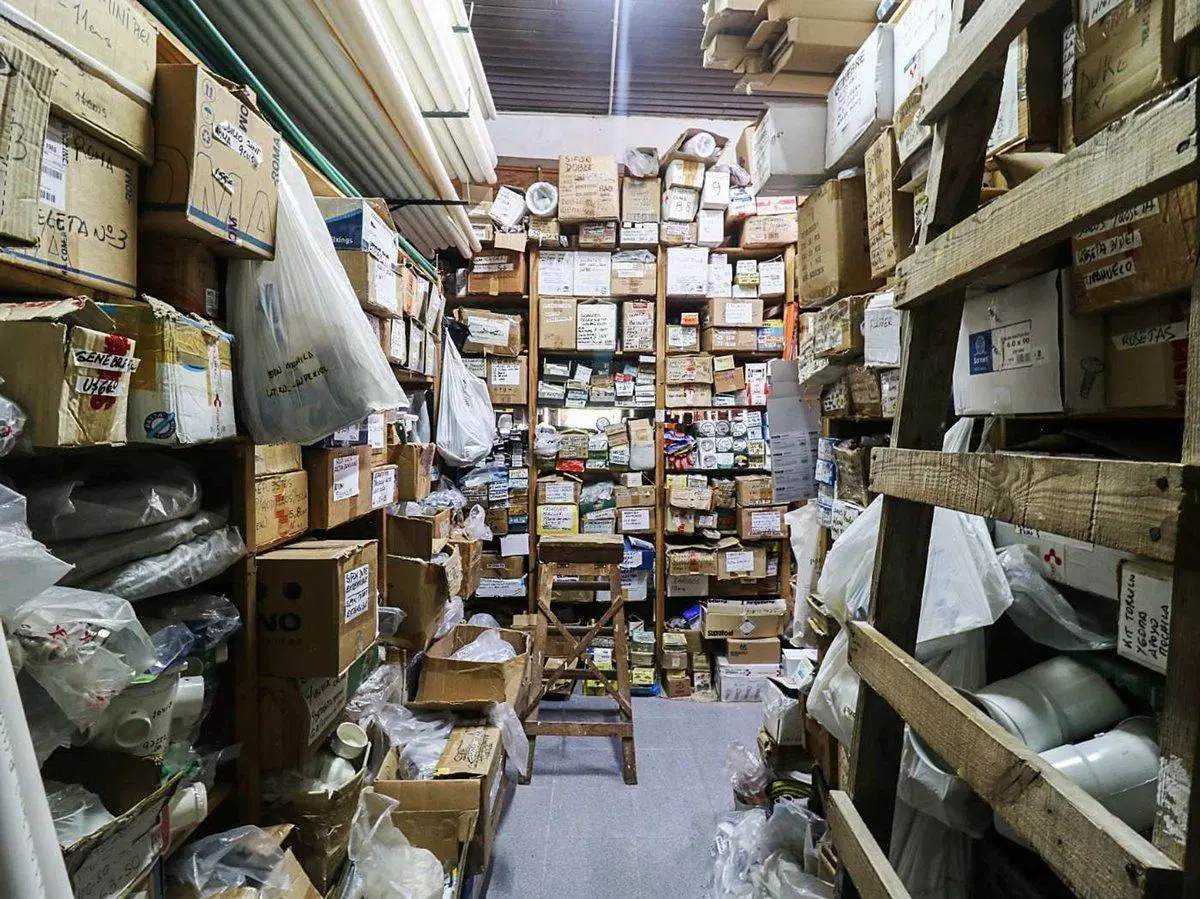 Venta Llave y local de Ferretería en Sayago 8