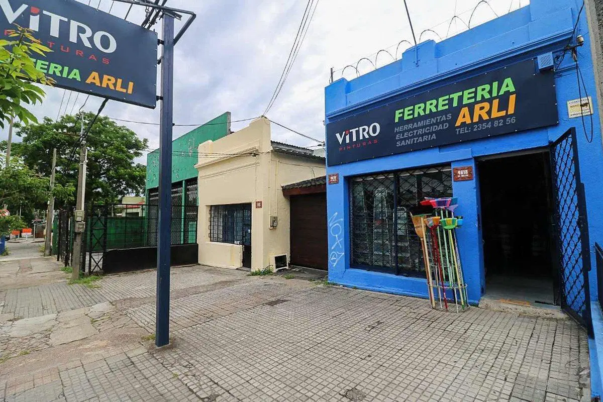 Venta Llave y local de Ferretería en Sayago 1