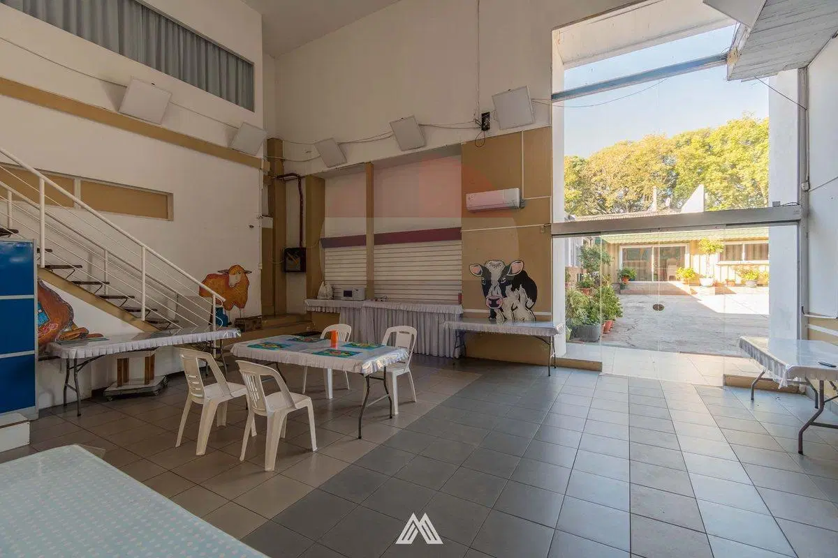 VENTA TERRENO PARA DESARROLLO EN LA COMERCIAL 8