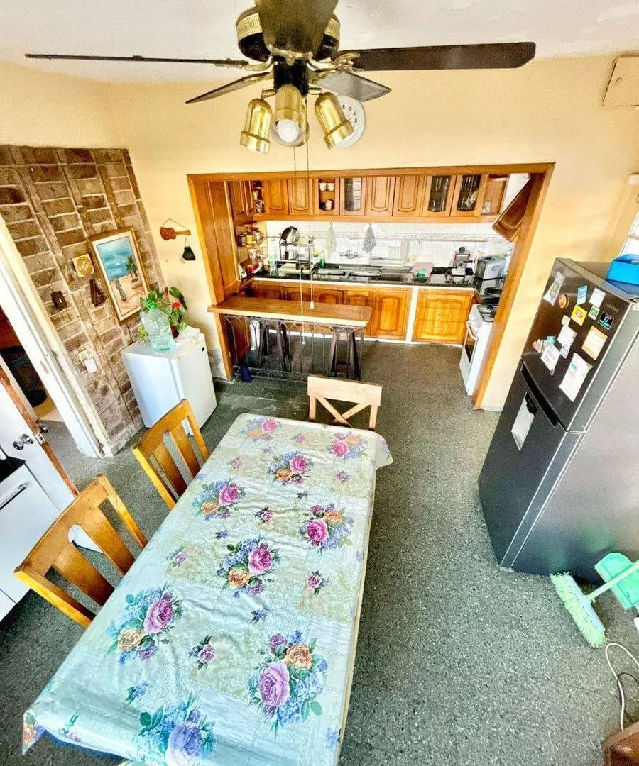 VENTA Casa 4 dormitorios y galpón 126 m² Belvedere 2