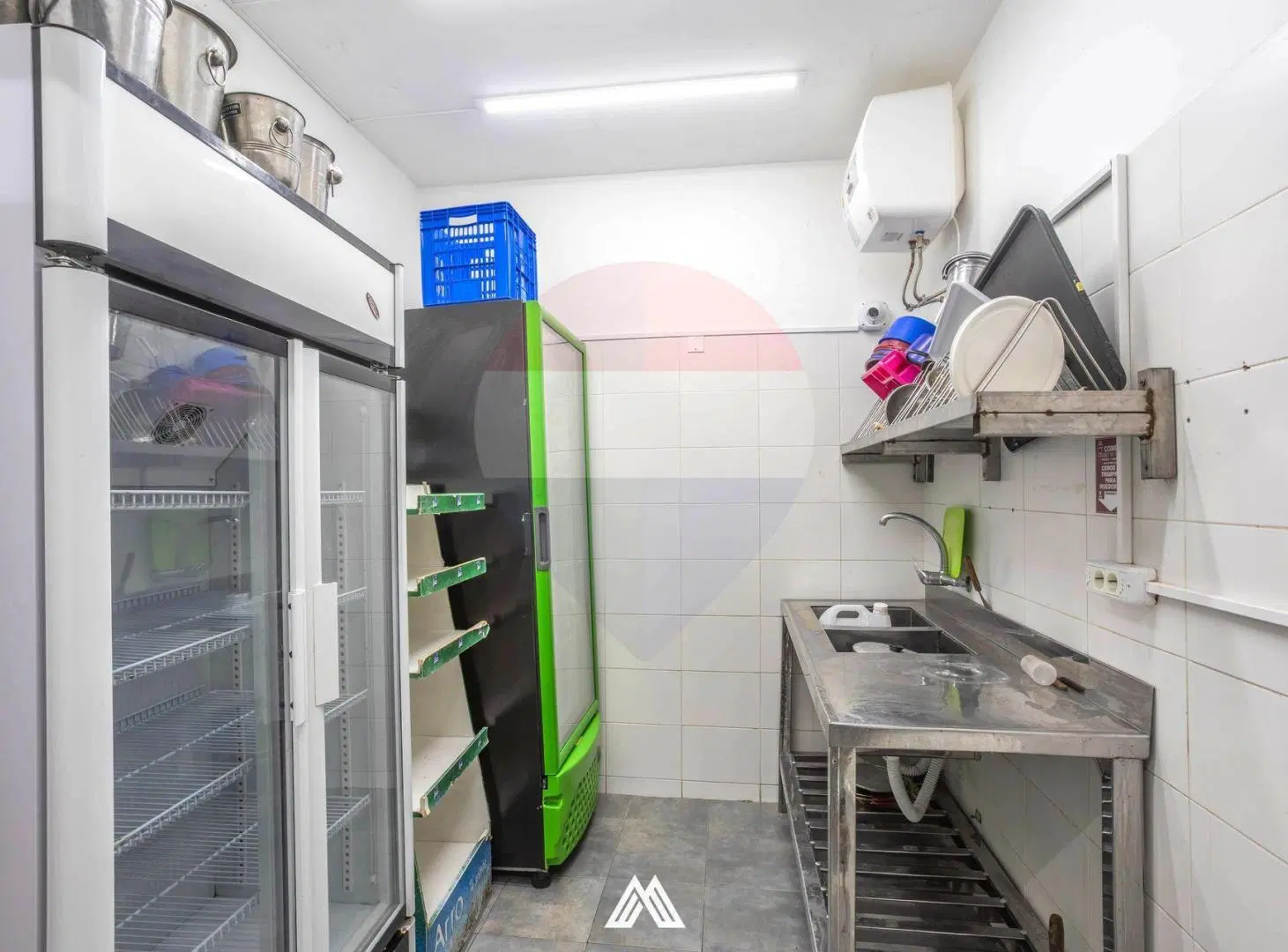 VENTA LOCAL COMERCIAL EN  MERCADO DEL PUERTO 8