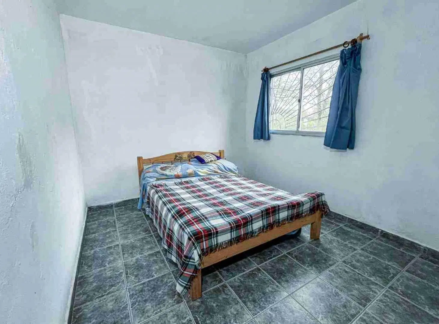 VENTA 2 CASAS + DEPOSITO MISMO PADRON, EN MARINDIA 4