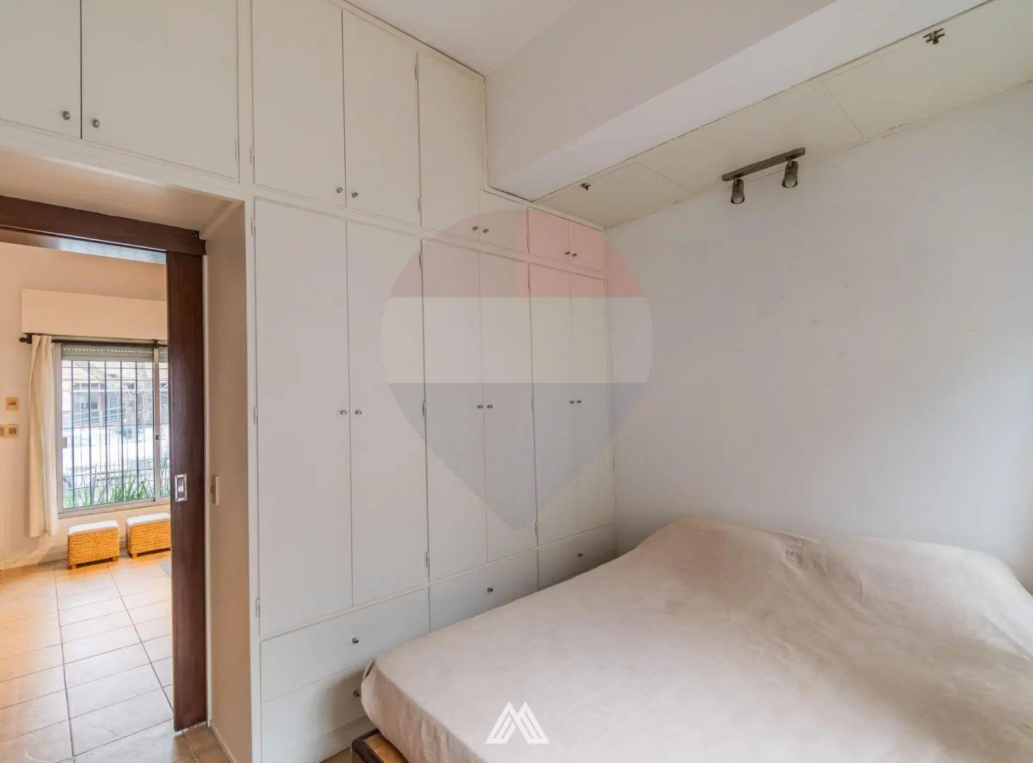 Alquila casa equipada Buceo cochera 1 dormitorio 4
