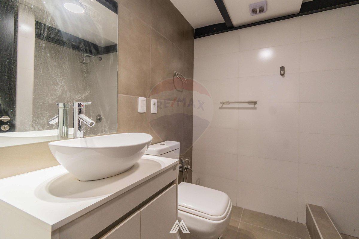 Foto de Alquiler y o Venta oficina reciclado Ciudad Vieja, imagen 5