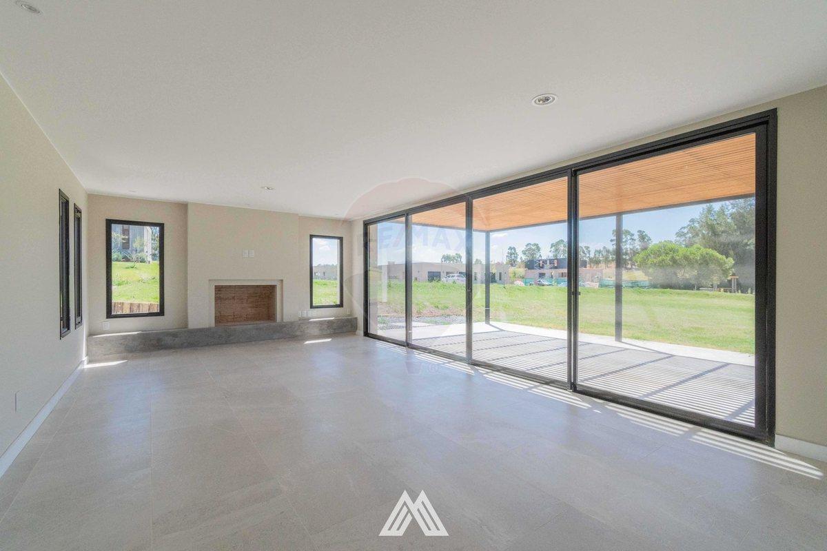 Foto de Venta Casa Altos de la Tahona 3 dor+serv piscina, imagen 1