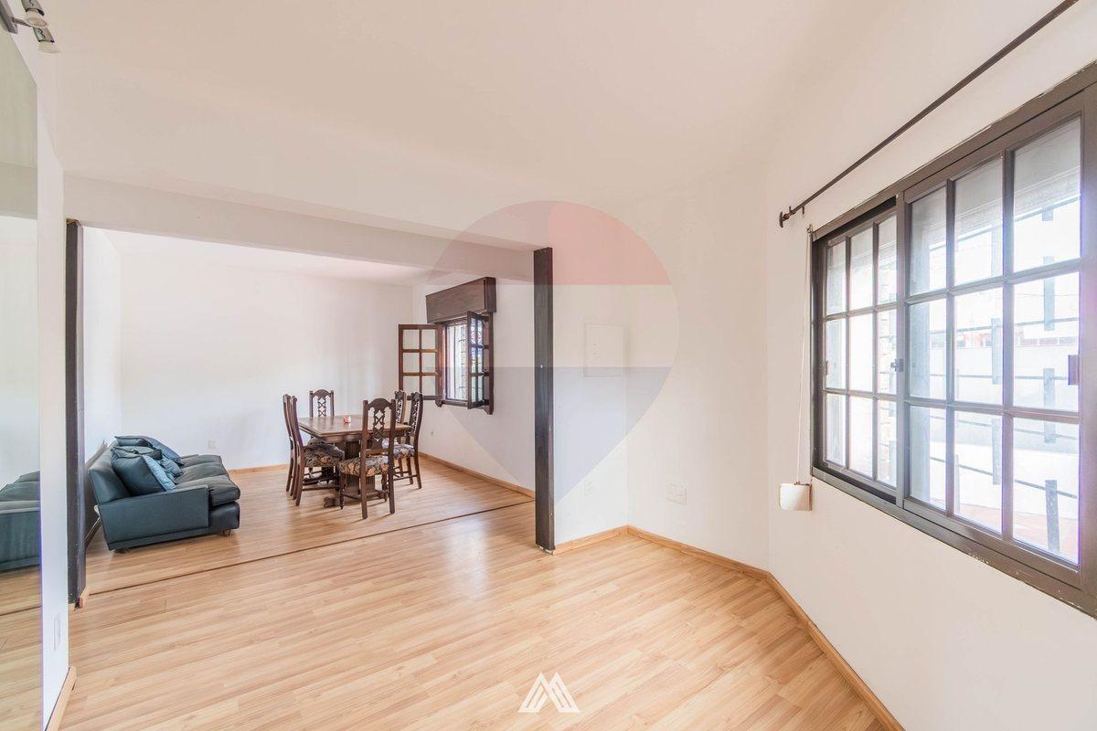 Foto de VENTA CASA 3 DORMITORIOS Y COCHERA EN BUCEO, imagen 2