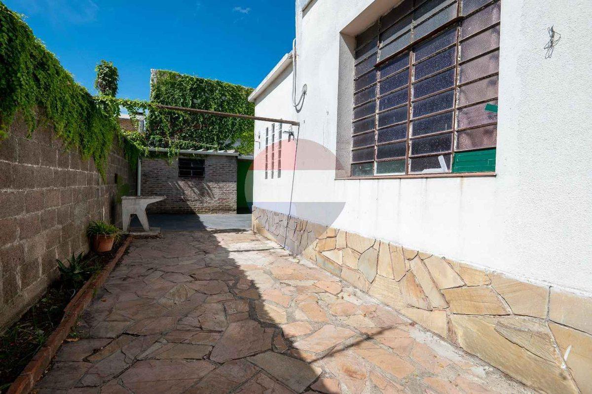 Foto de VENTA CASA LA BLANQUEADA 3 DORM 2 BAÑOS PARRILLERO, imagen 2