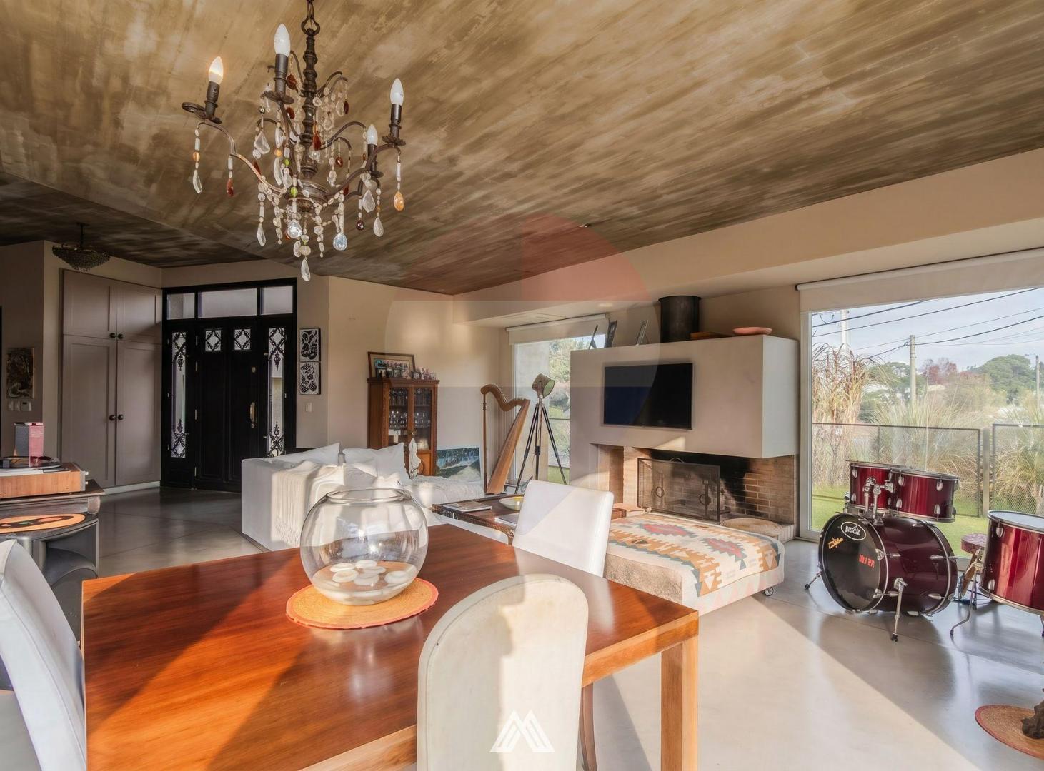 Foto de VENTA CASA PARQUE MIRAMAR 3 DORM ESTUDIO PISCINA, imagen 1