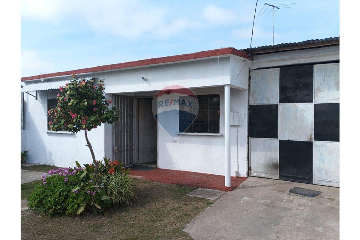 Foto de Venta casa tres dormitorios y garaje Casavalle, imagen 4