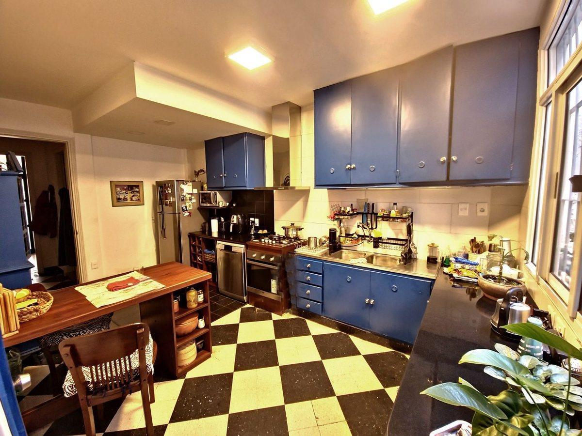 Foto de Venta apto 4 dorm 3 baños garage y patio en Centro, imagen 1