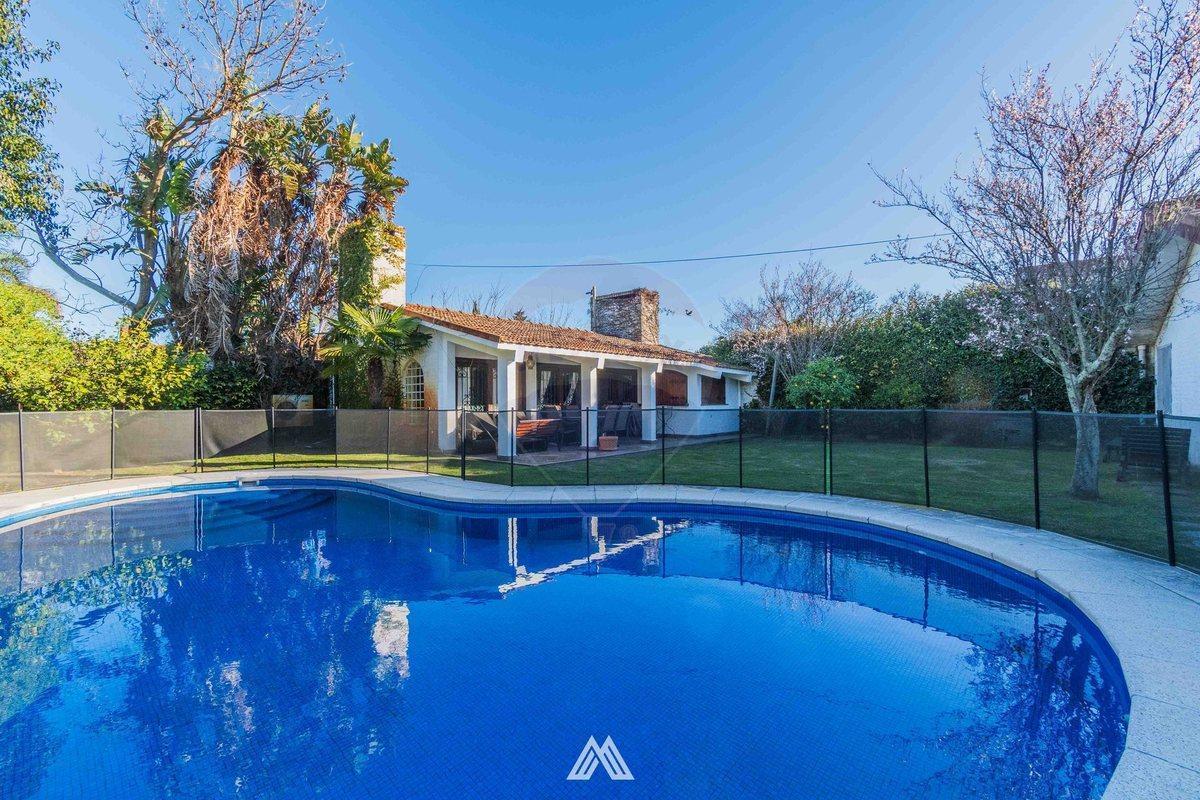 Foto de Venta casa Carrasco Sur 5 dormitorios piscina, imagen 1
