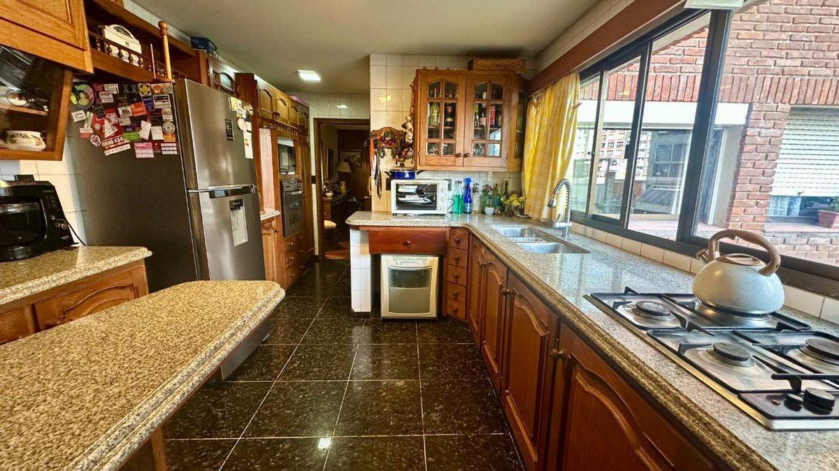 Foto de Venta Apto 4 Dormitorios Frente al Golf 2 Cocheras, imagen 4