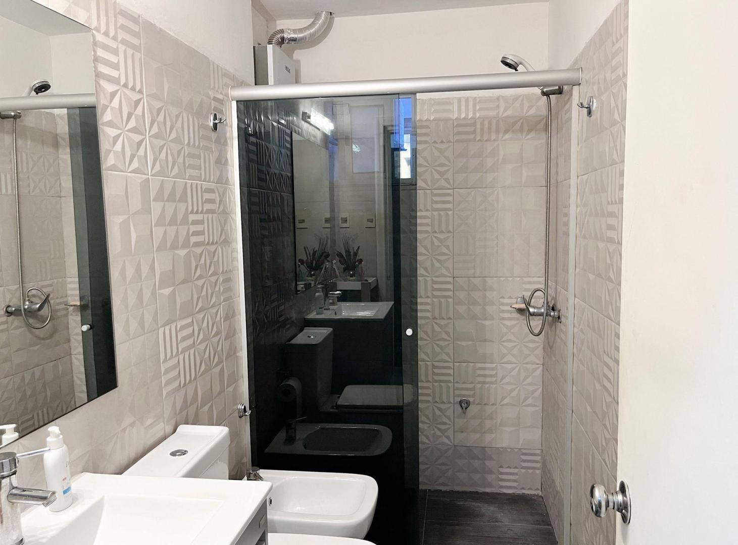 Foto de Venta Casa 2 dormitorios Garaje Parrillero Cordón, imagen 4