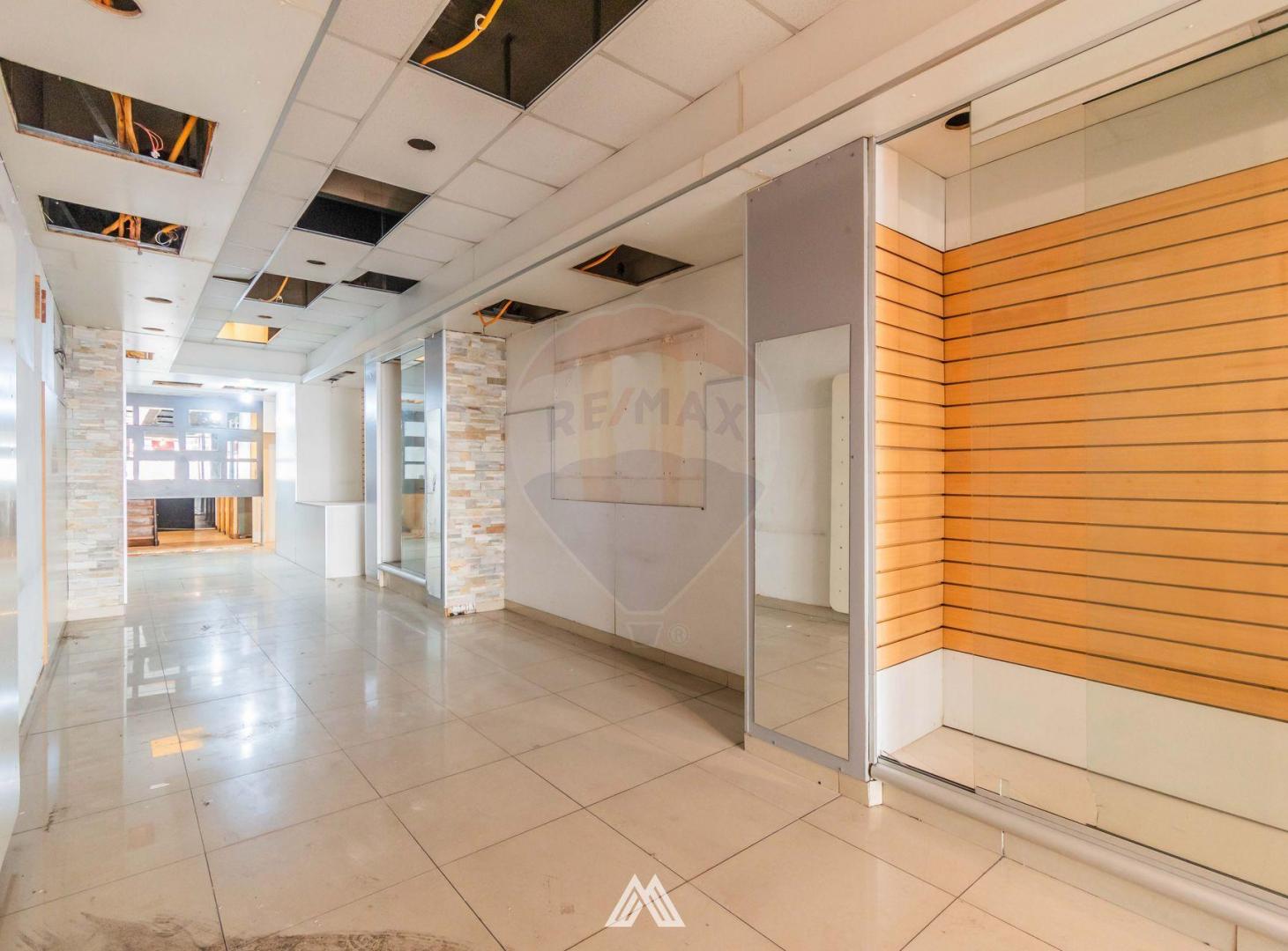 Foto de VENTA LOCAL COMERCIAL 18 DE JULIO Y GABOTO CORDON, imagen 2