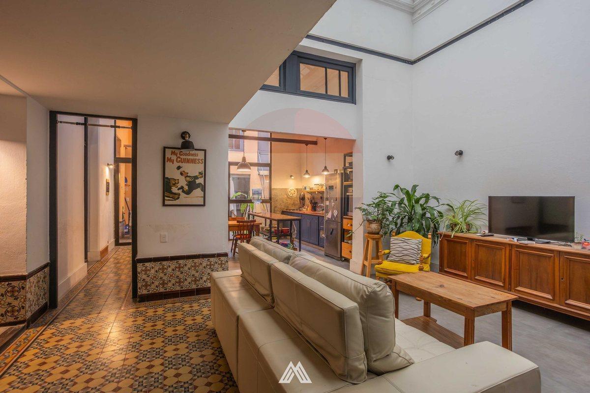 Foto de VENTA CASA 3 DORMITORIOS, 3 BAÑOS EN CORDON, imagen 1