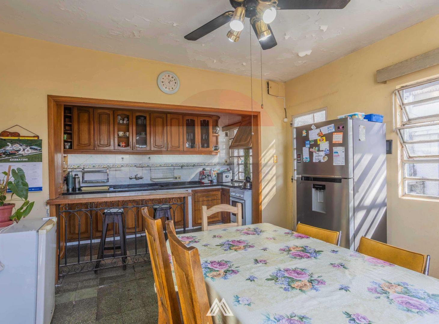 Foto de VENTA Casa 4 dormitorios y galpón 126 m² Belvedere, imagen 2