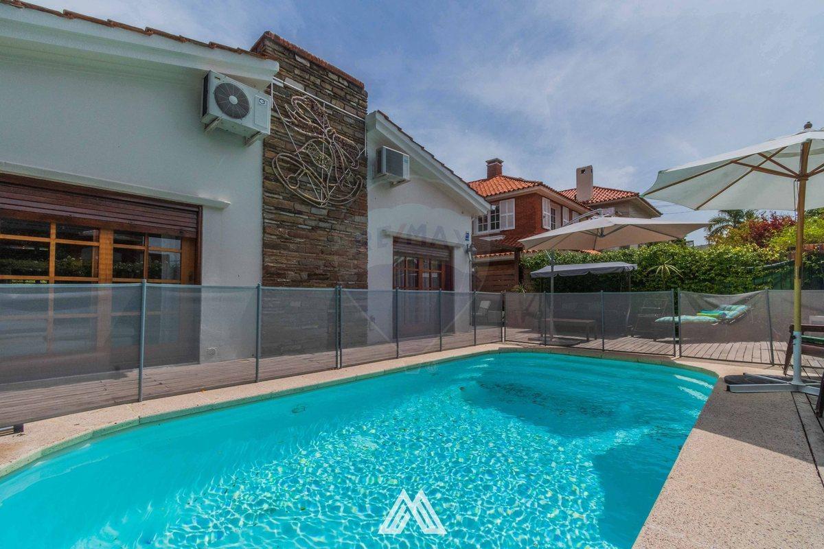 Foto de VENTA CASA CARRASCO SUR 4 DORM PISCINA PROX RBLA, imagen 4