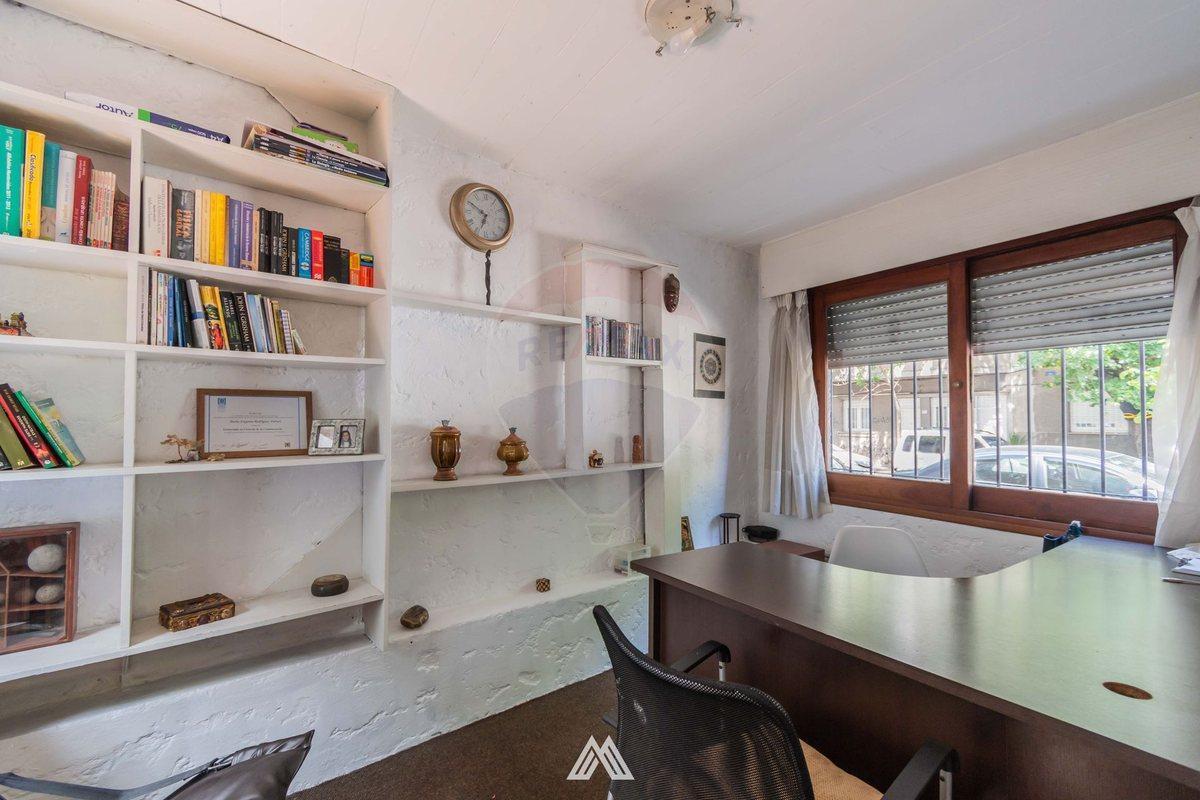 Foto de VENTA Casa POCITOS 5 dormitorios Garage Patio, imagen 2