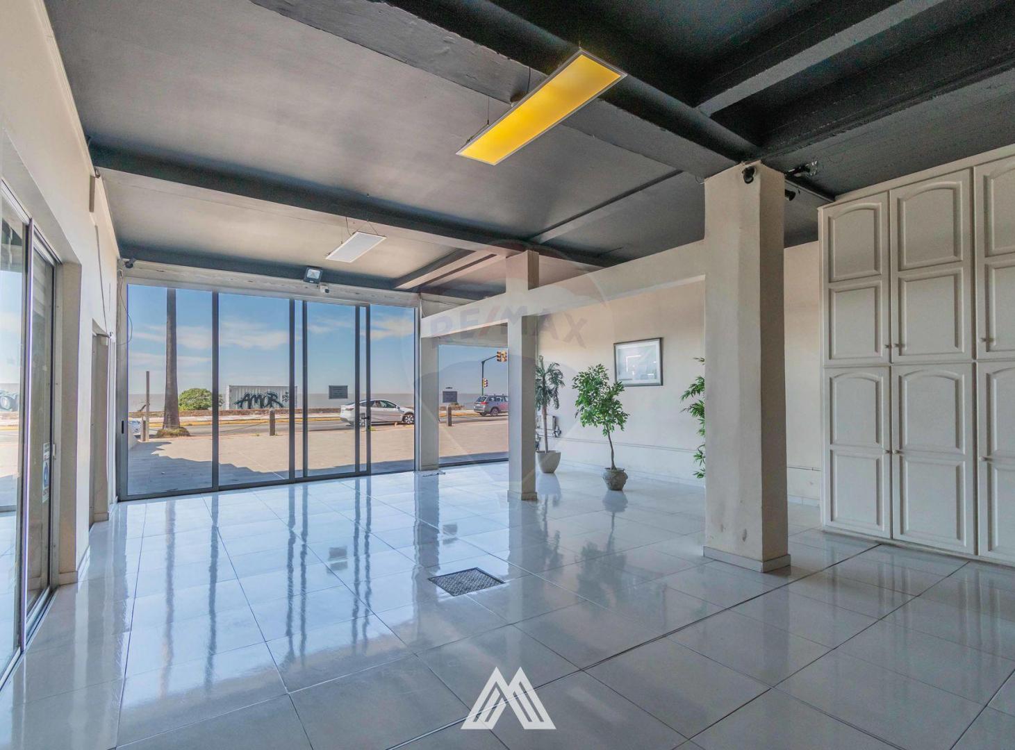 Foto de ALQUILA LOCAL CON OFICINAS + APTO BUCEO RAMBLA GGE, imagen 5