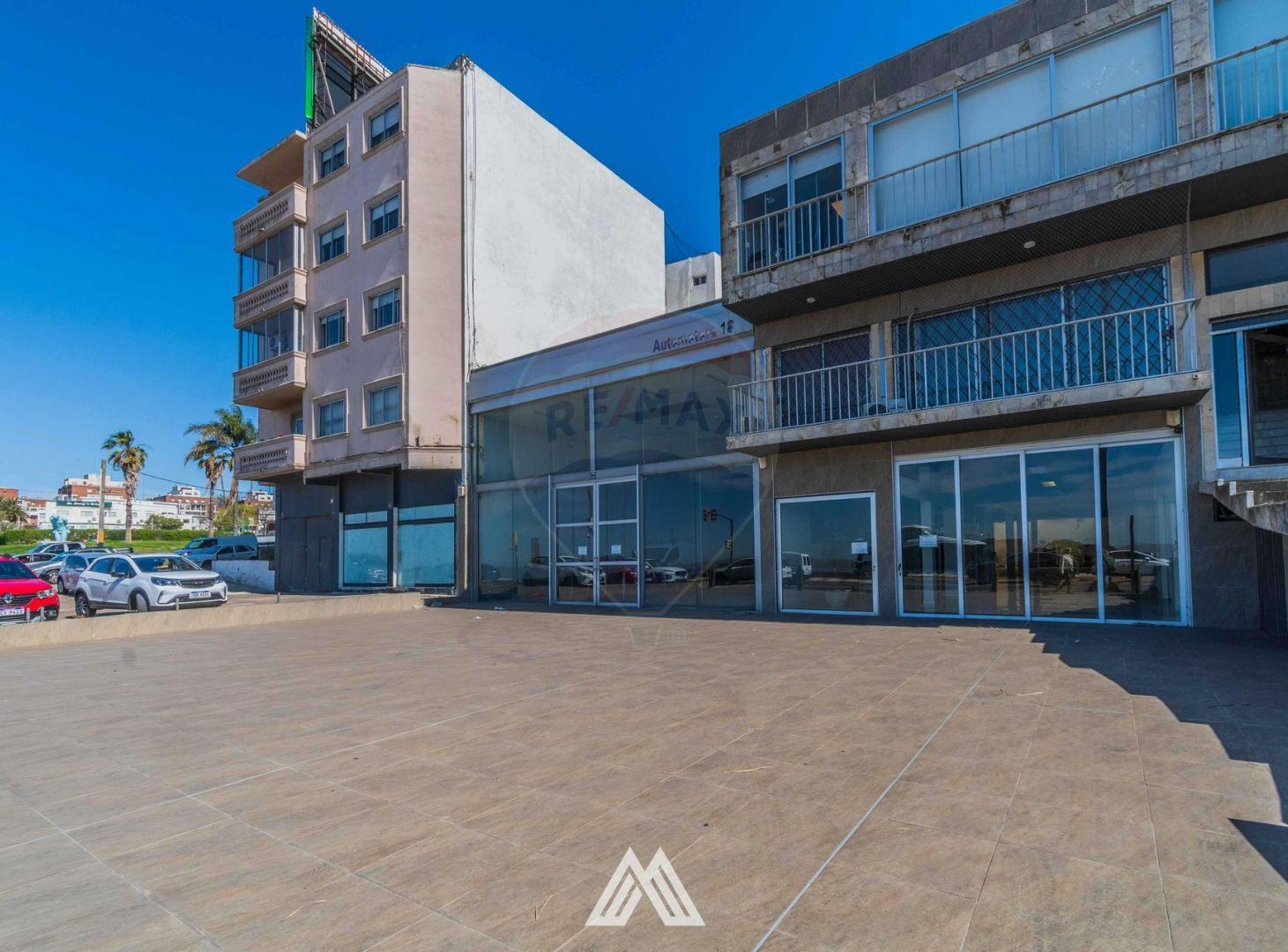 Foto de ALQUILA LOCAL CON OFICINAS + APTO BUCEO RAMBLA GGE, imagen 1