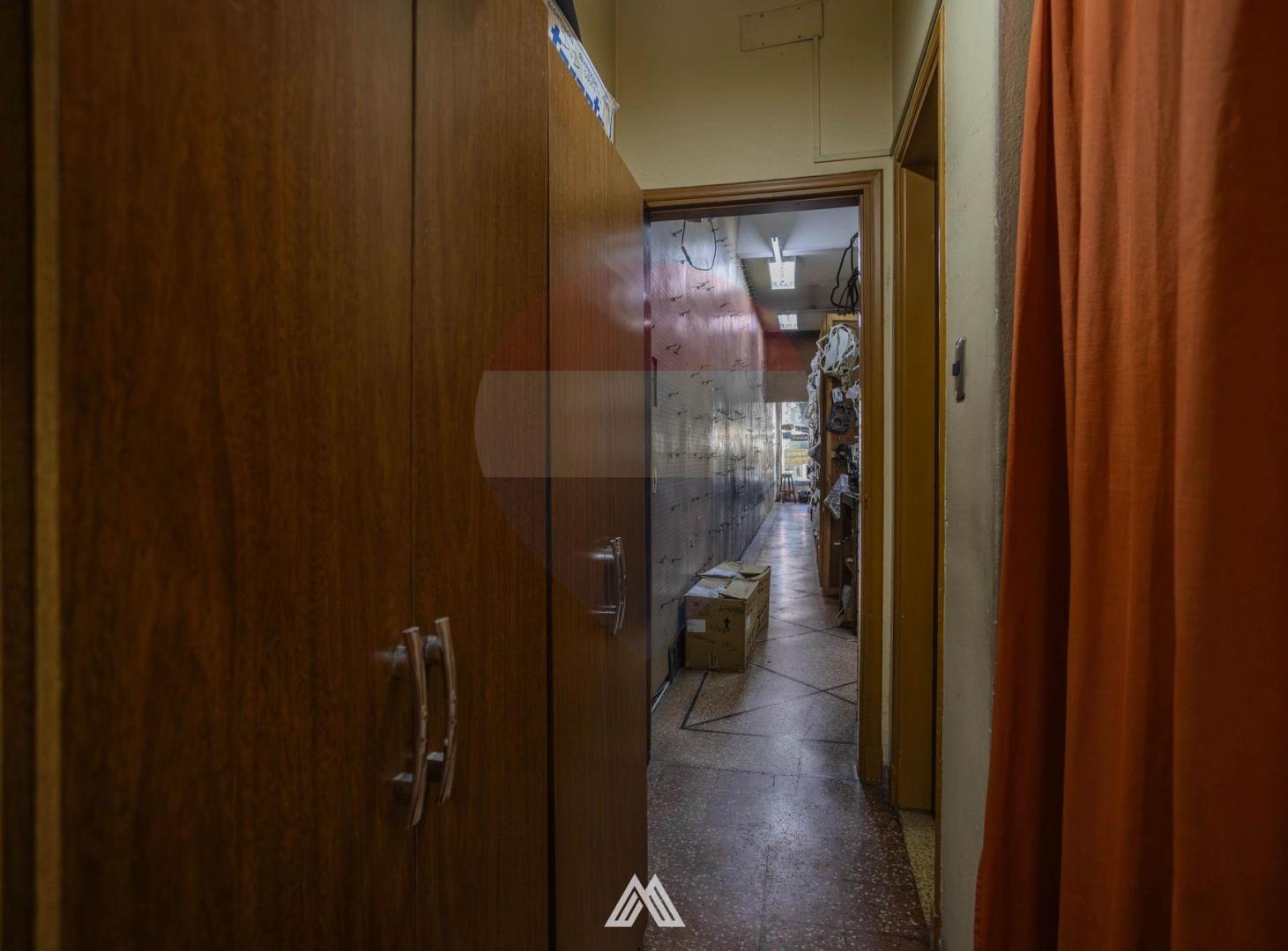 Foto de VENTA LOCAL COMERCIAL CON SUBSUELO EN CENTRO 181M2, imagen 5