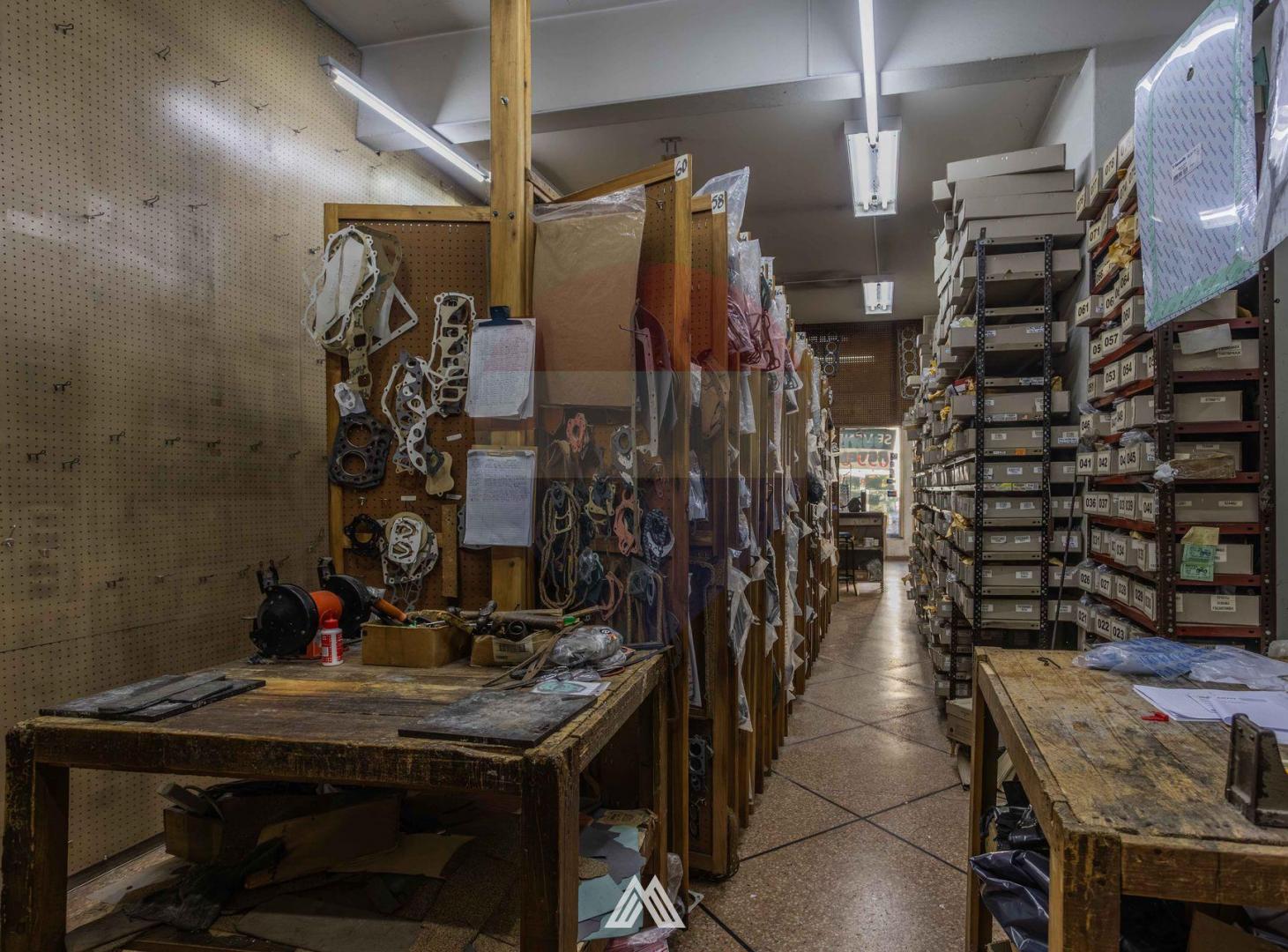 Foto de VENTA LOCAL COMERCIAL CON SUBSUELO EN CENTRO 181M2, imagen 2