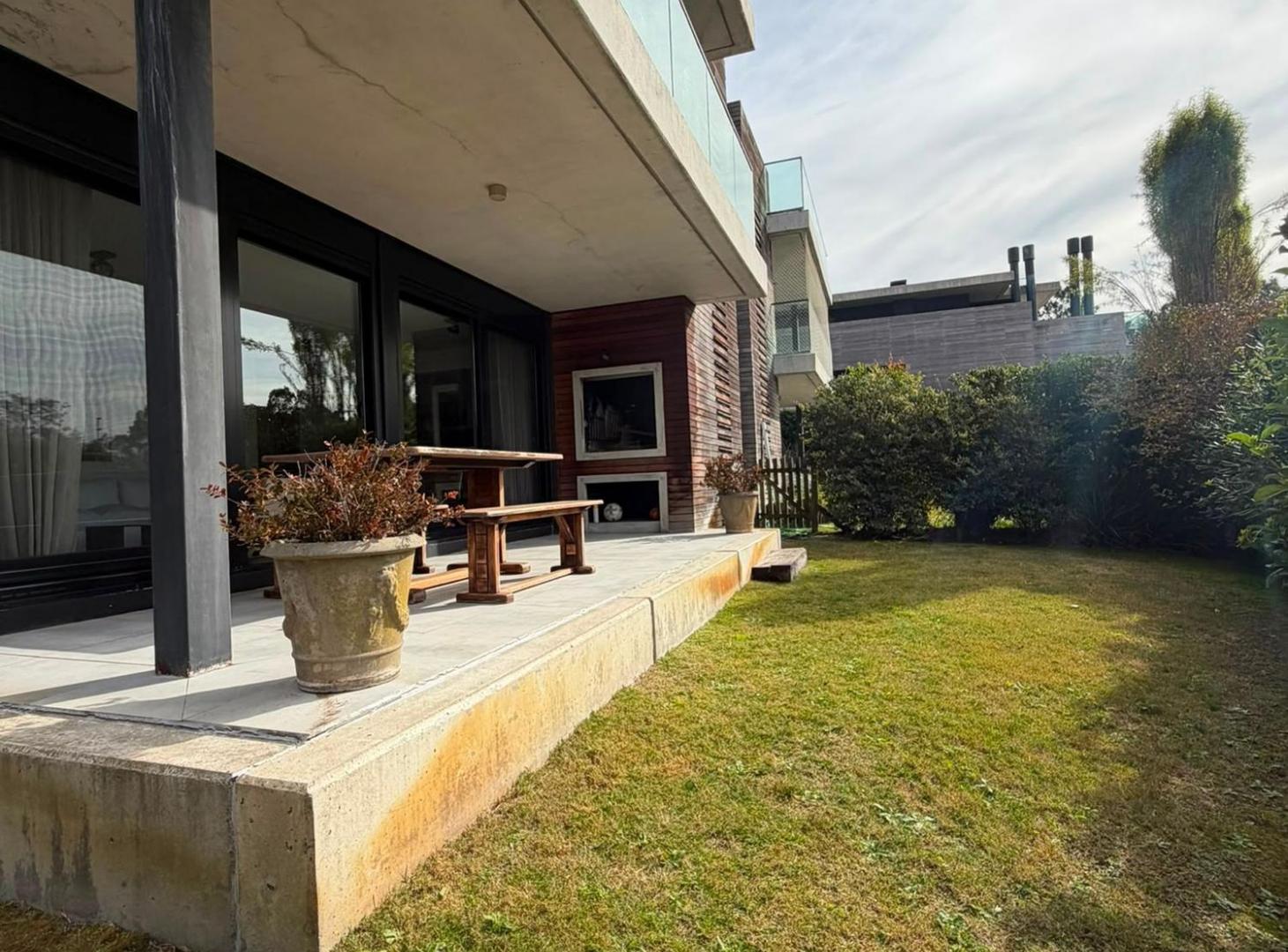 Foto de Venta apto 2 dorm. con garage Jardines de Carrasco, imagen 2