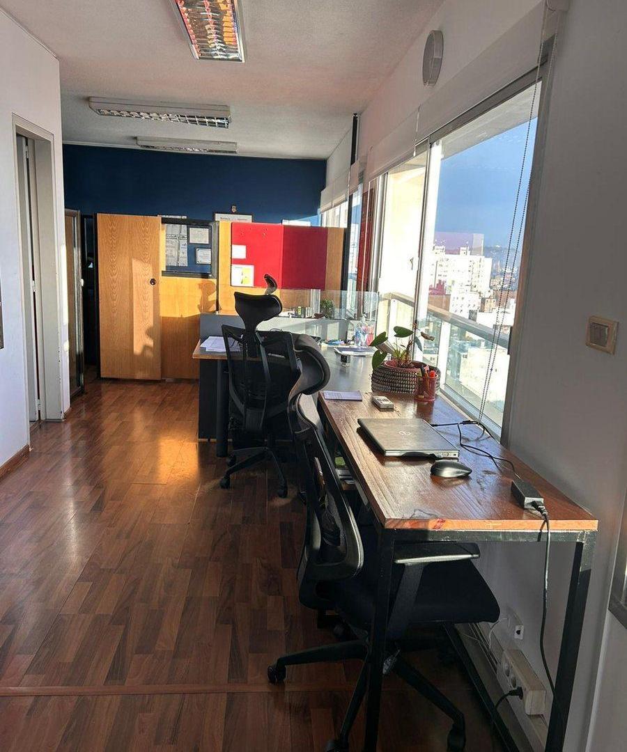 Foto de ALQUILER OFICINA TORRE DE LOS PROF CENTRO + GJE, imagen 2