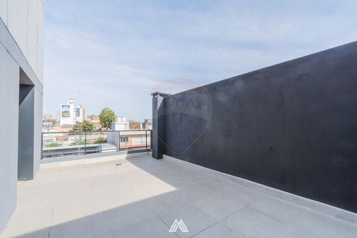 Foto de VENTA APARTAMENTO 1 DORMITORIO Y PATIO MALVIN, imagen 2