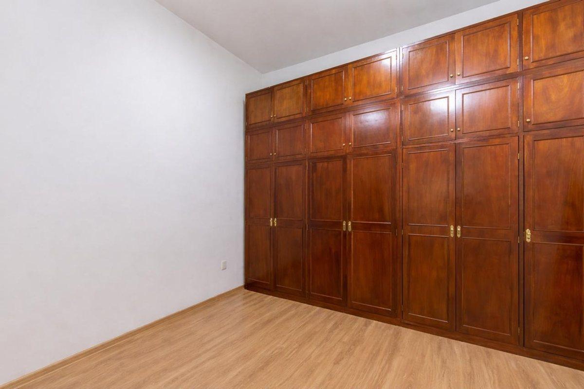 Foto de VENTA CASA 3 DORMITORIOS Y COCHERA EN BUCEO, imagen 4