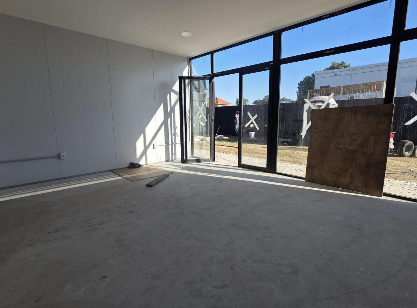 Foto de Alquiler de Local Comercial en El Pinar, imagen 1