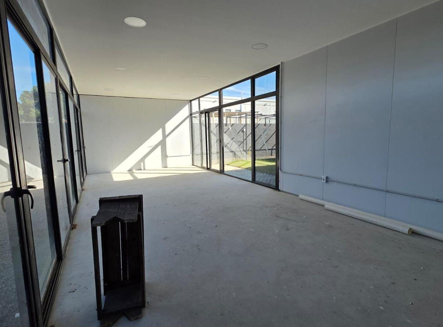 Foto de ALQUILER DE LOCAL COMERCIAL EN EL PINAR, imagen 2