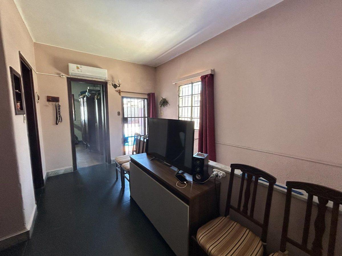 Foto de VENTA DE 2 CASAS CON GARAGE EN REDUCTO, imagen 1