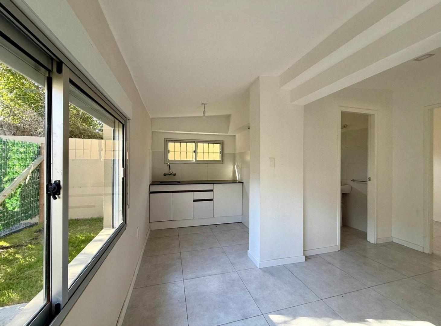 Foto de VENTA CASA DOS DORMITORIOS Y PATIO CARRASCO NORTE, imagen 4