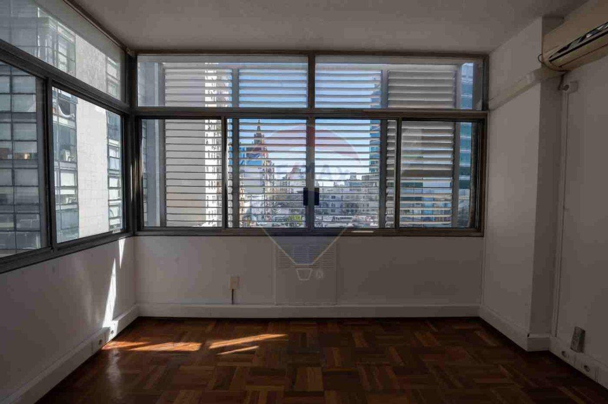Foto de VENTA AMPLIA OFICINA EN CORDON CON BUENA RENTA, imagen 2